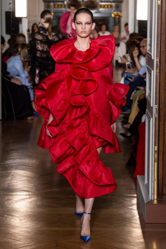收圖，2018最有價值的63款華倫天奴高定巴黎時裝秀