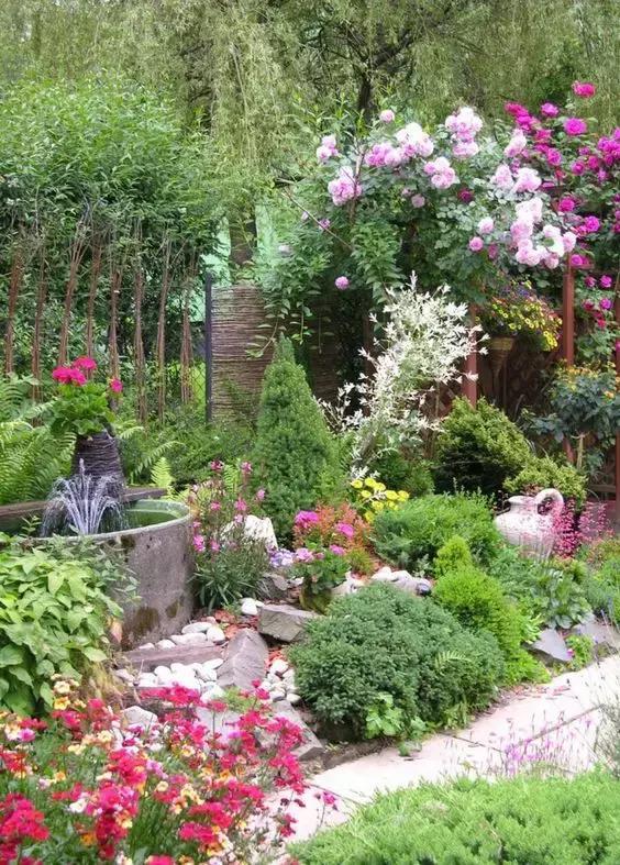 想要一個院子，與花相伴，真好！
